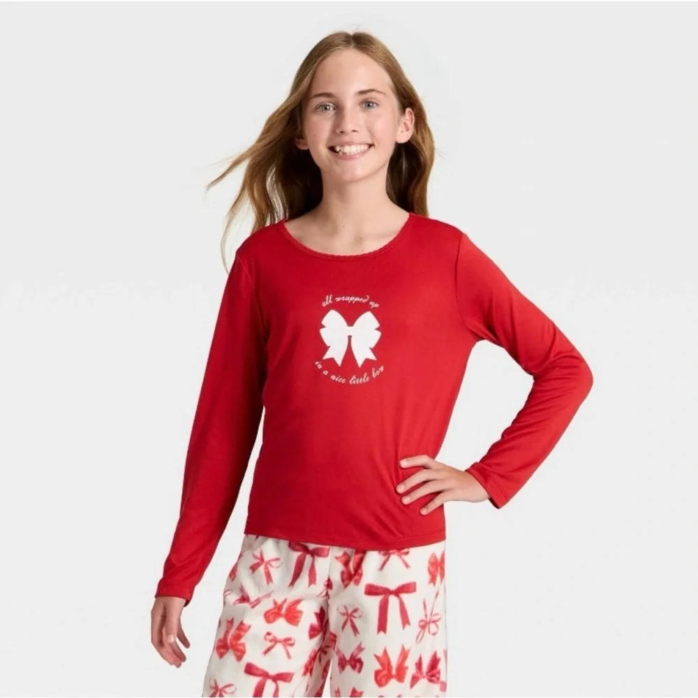 NWT Cat & Jack Holiday Kids Pajama Set Size S(6/7)